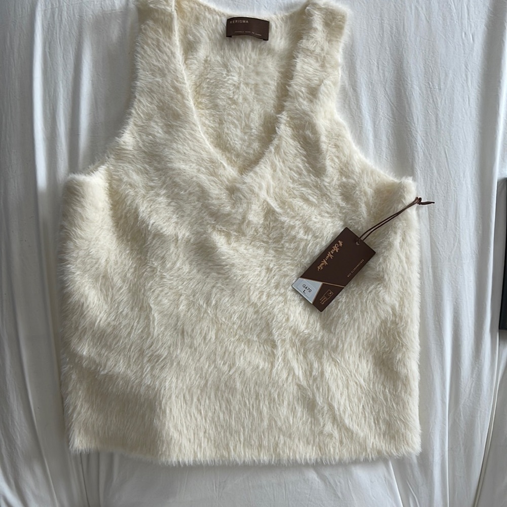 Fuzzy sleeveless top